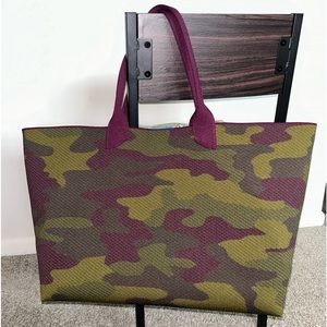 Rothy’s Lightweight Mega Tote
